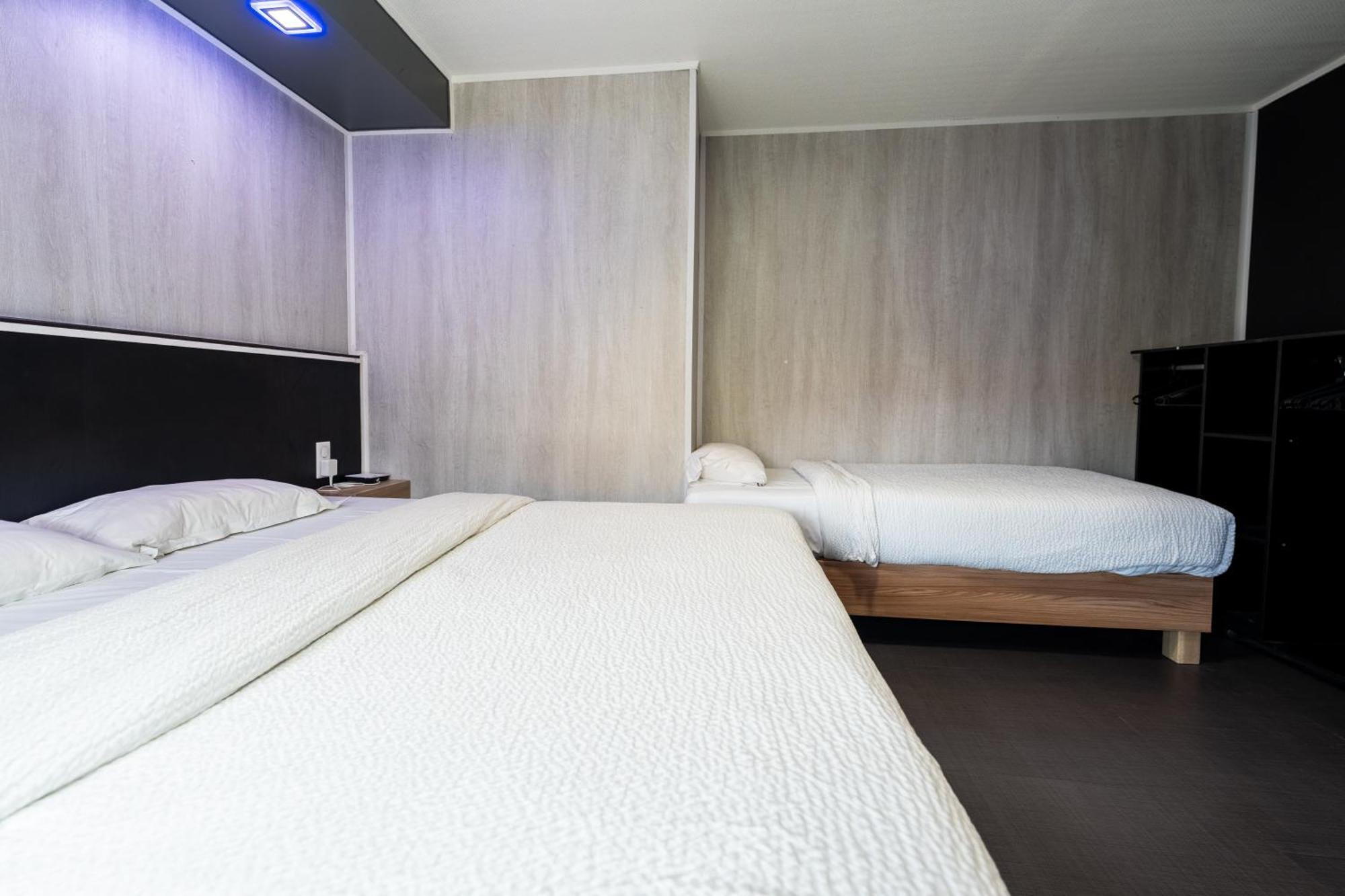 Hotel La Rocade Pamiers Eksteriør billede